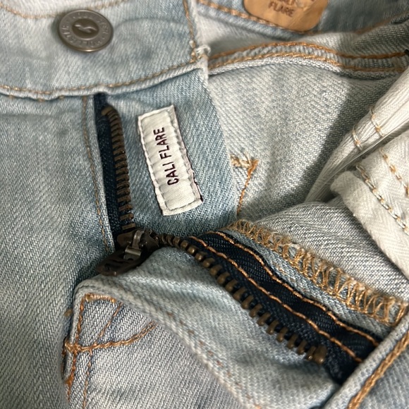 Holister Cali Flare size 3 - Picture 6 of 8